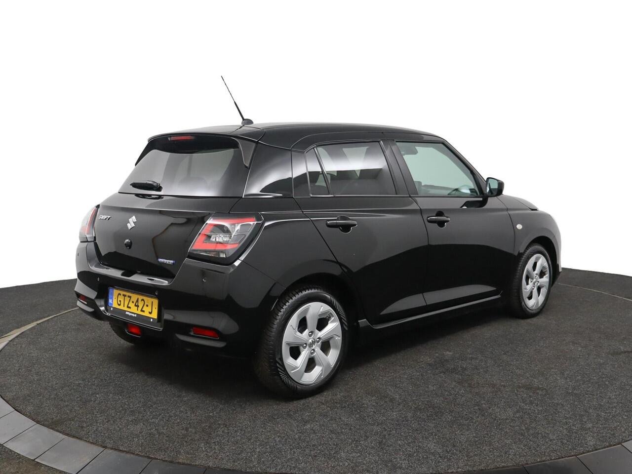 Suzuki SWIFT 1.2 Select Smart Hybrid | Airco | Cruise control adaptive | navigatie | Camera | Apple carplay, Android auto | Stoelverwarming |