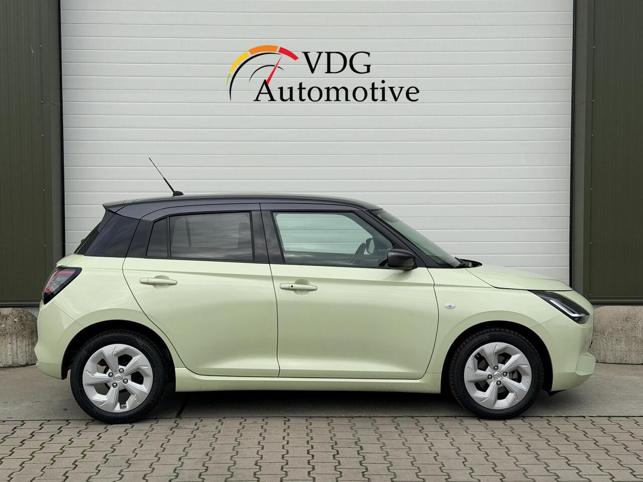Suzuki SWIFT 1.2 Select Smart Hybrid / Navi / Camera / Adaptive Cruise / Keyless / Stoelverwarming / Carplay