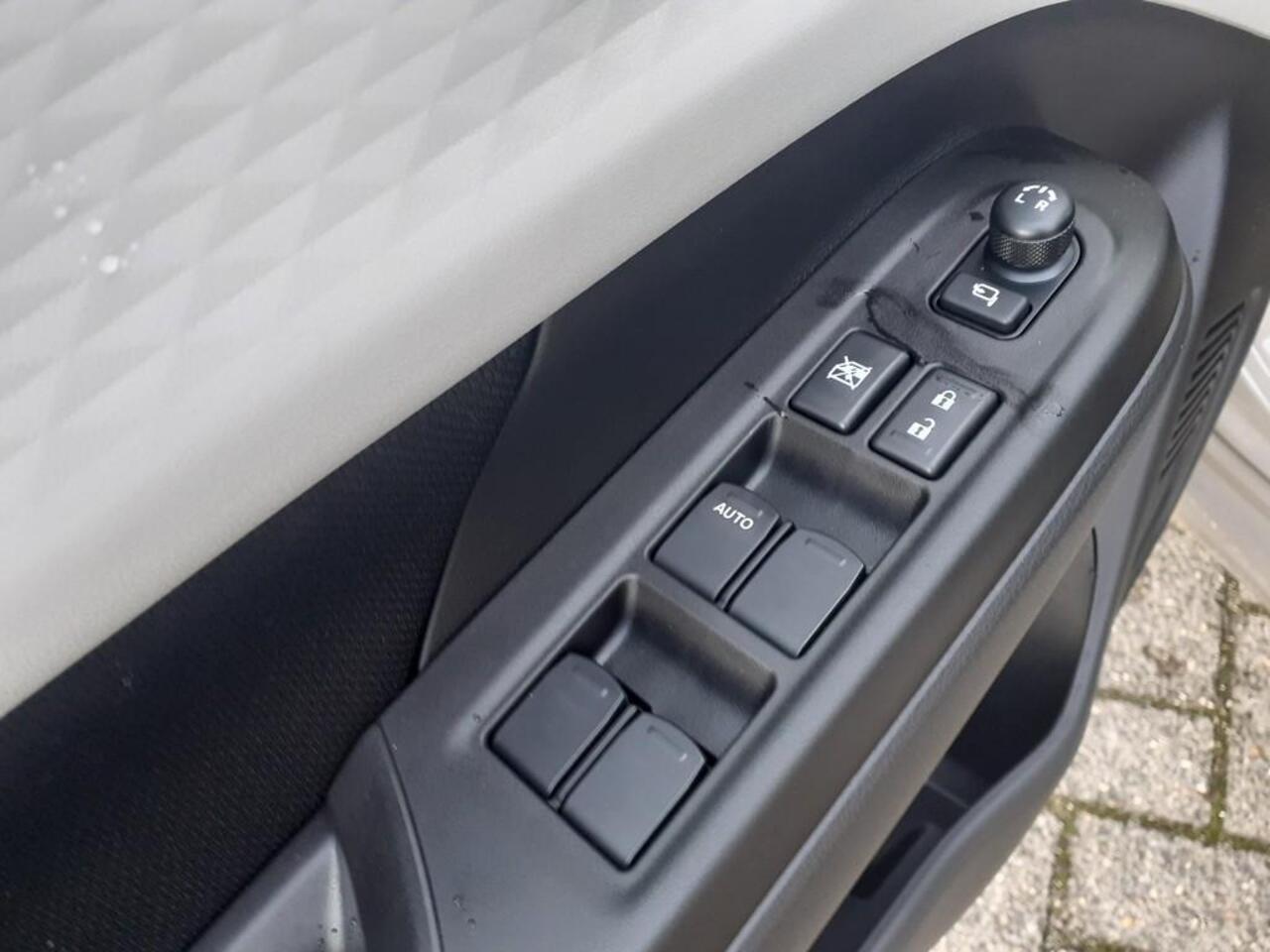 Suzuki SWIFT 1.2 Style Smart Hybrid Mengelers actieprijs: ¤ 25.698,00*