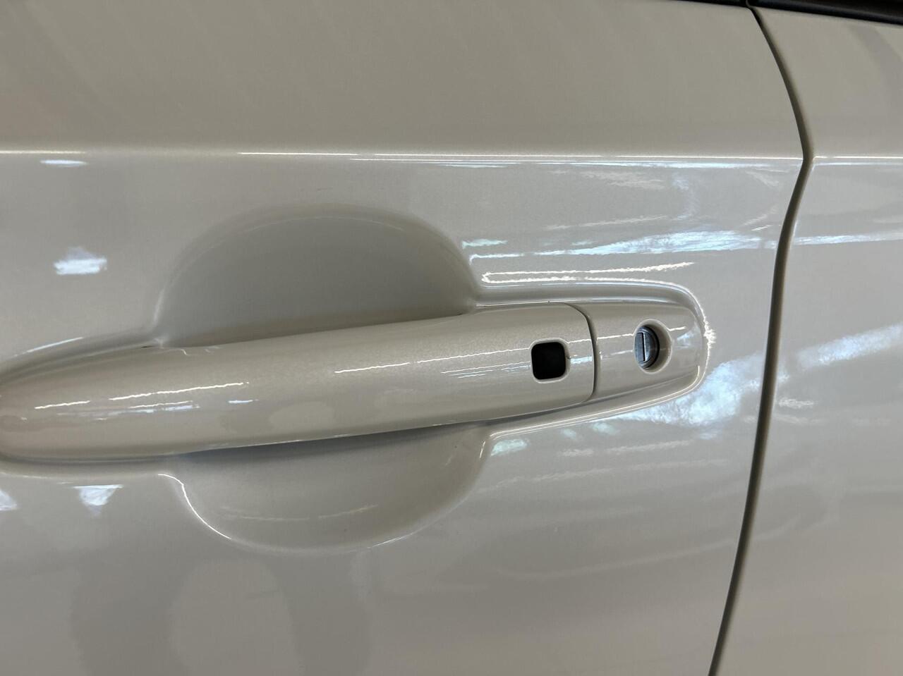 Suzuki SWIFT 1.2 Style Smart Hybrid | Rijklaar | Climate Control | Cruise Control Adaptief | Navigatie | All-Seasonbanden |