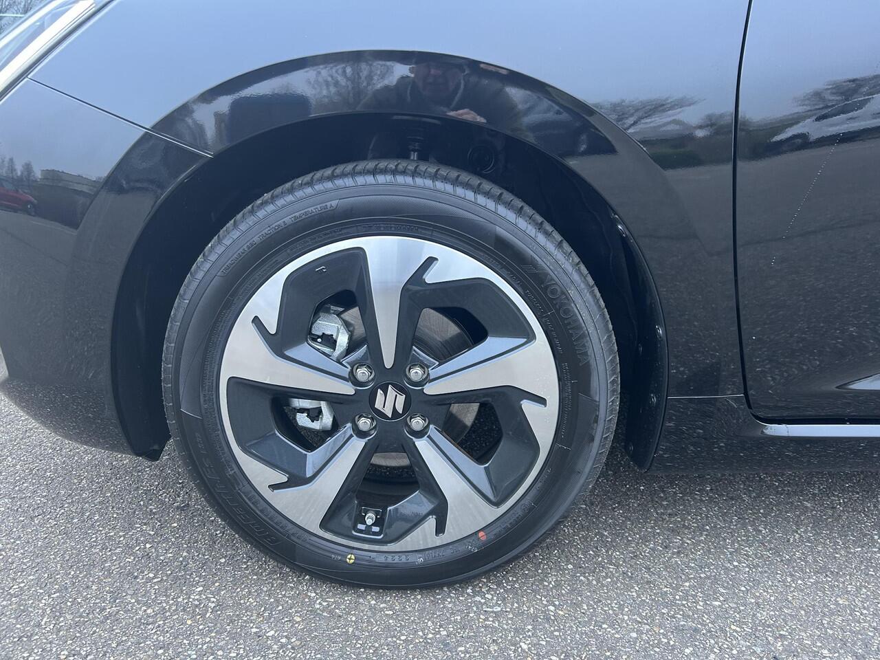 Suzuki SWIFT 1.2 Style Smart Hybrid | ¤1500 demo voordeel