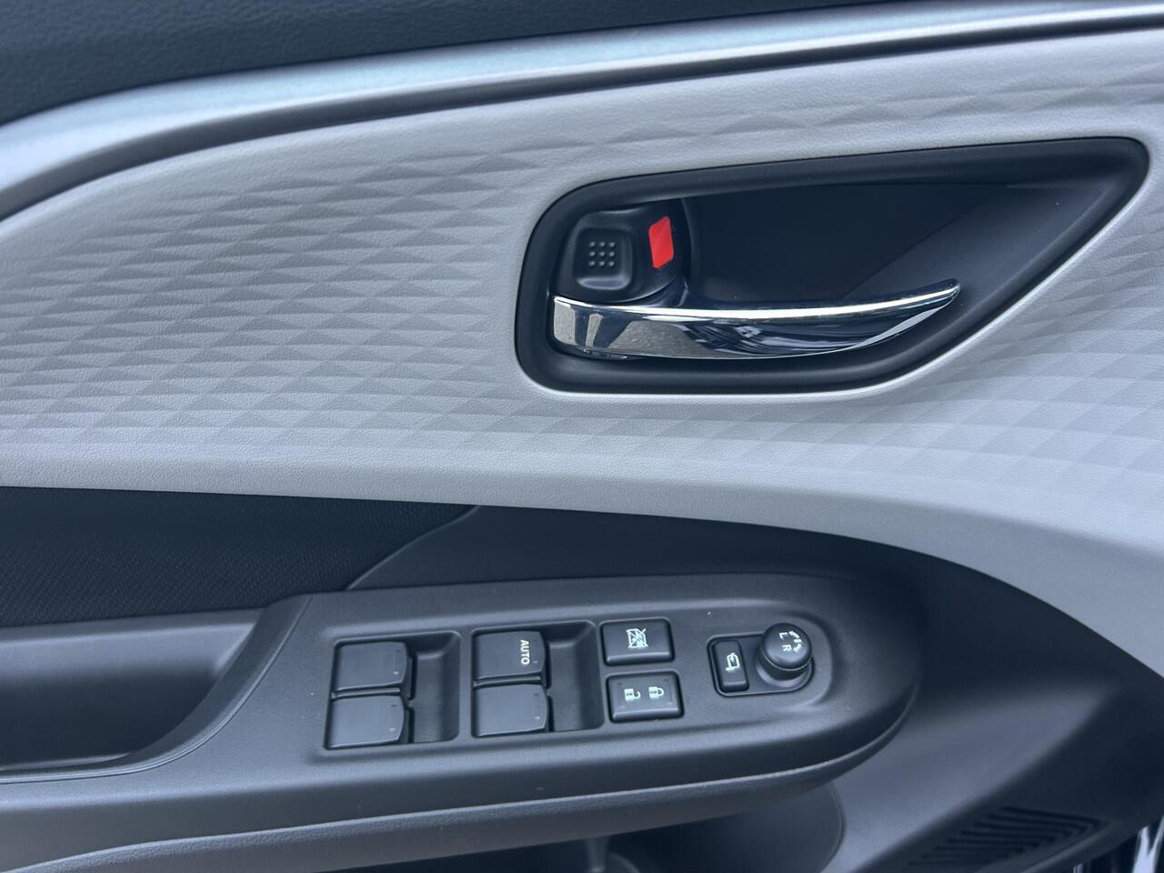 Suzuki SWIFT 1.2 Style Smart Hybrid | ¤1500 demo voordeel