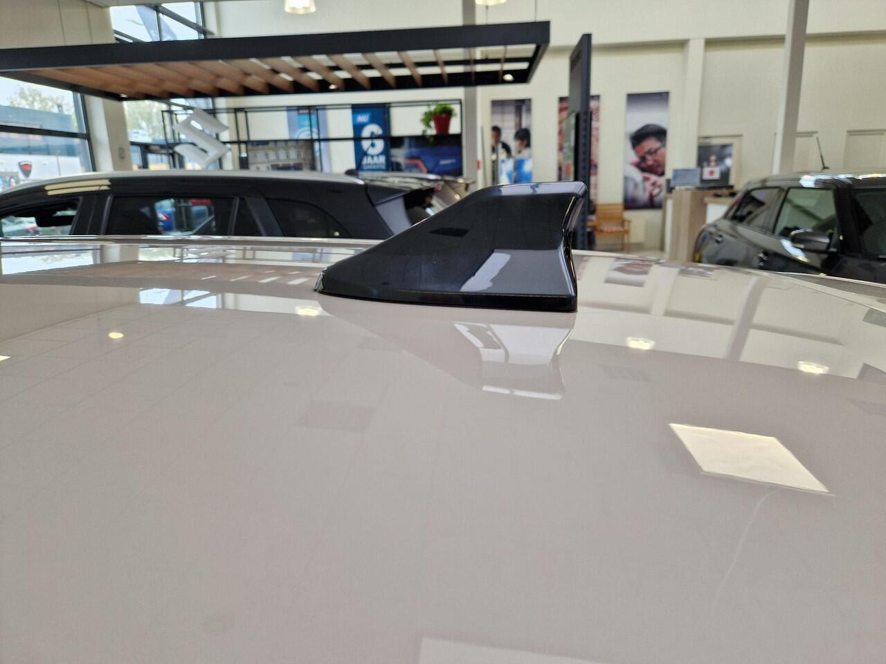 Suzuki SWIFT 1.2 Style Smart Hybrid | Black Rhino pack | Stoelverwarming | RIJKLAARPRIJS!