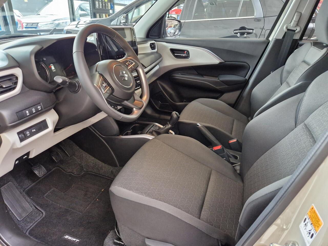 Suzuki SWIFT 1.2 Style Smart Hybrid | Black Rhino pack | Stoelverwarming | RIJKLAARPRIJS!