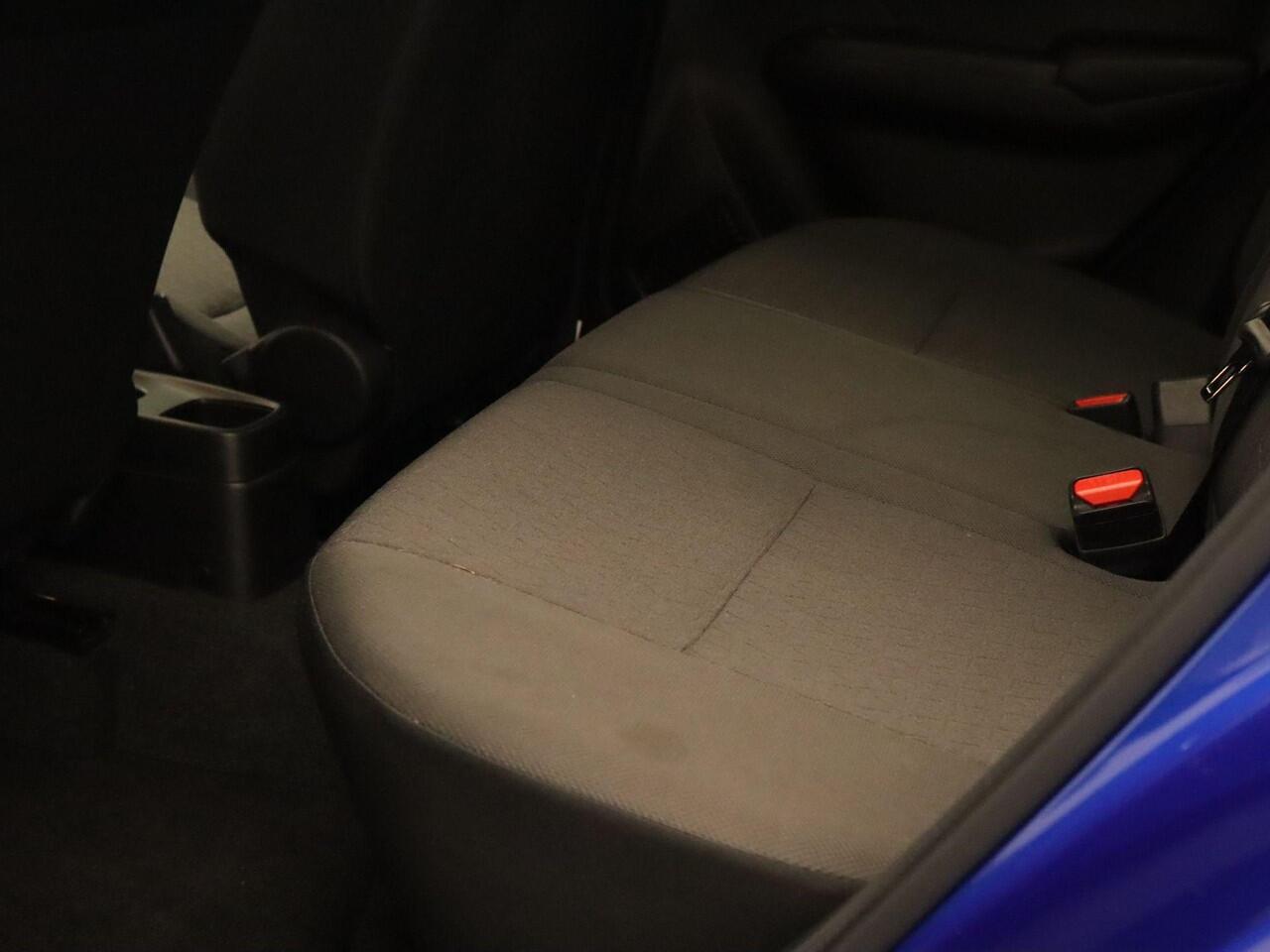 Suzuki SWIFT 1.2 Style Smart Hybrid - CLIMATE CONTROL - NAVIGATIE - PARKEERSENSOREN ACHTER - 16 INCH LICHT METALEN VELGEN - VREDESTEIN 4 SEIZOENENBANDEN - 4 X ELEKTRISCHE RAMEN - KEYLESS ENTRY/ START - CAMERA - VOORSTOELEN VERWARMD - DODEHOEK DETECTIE