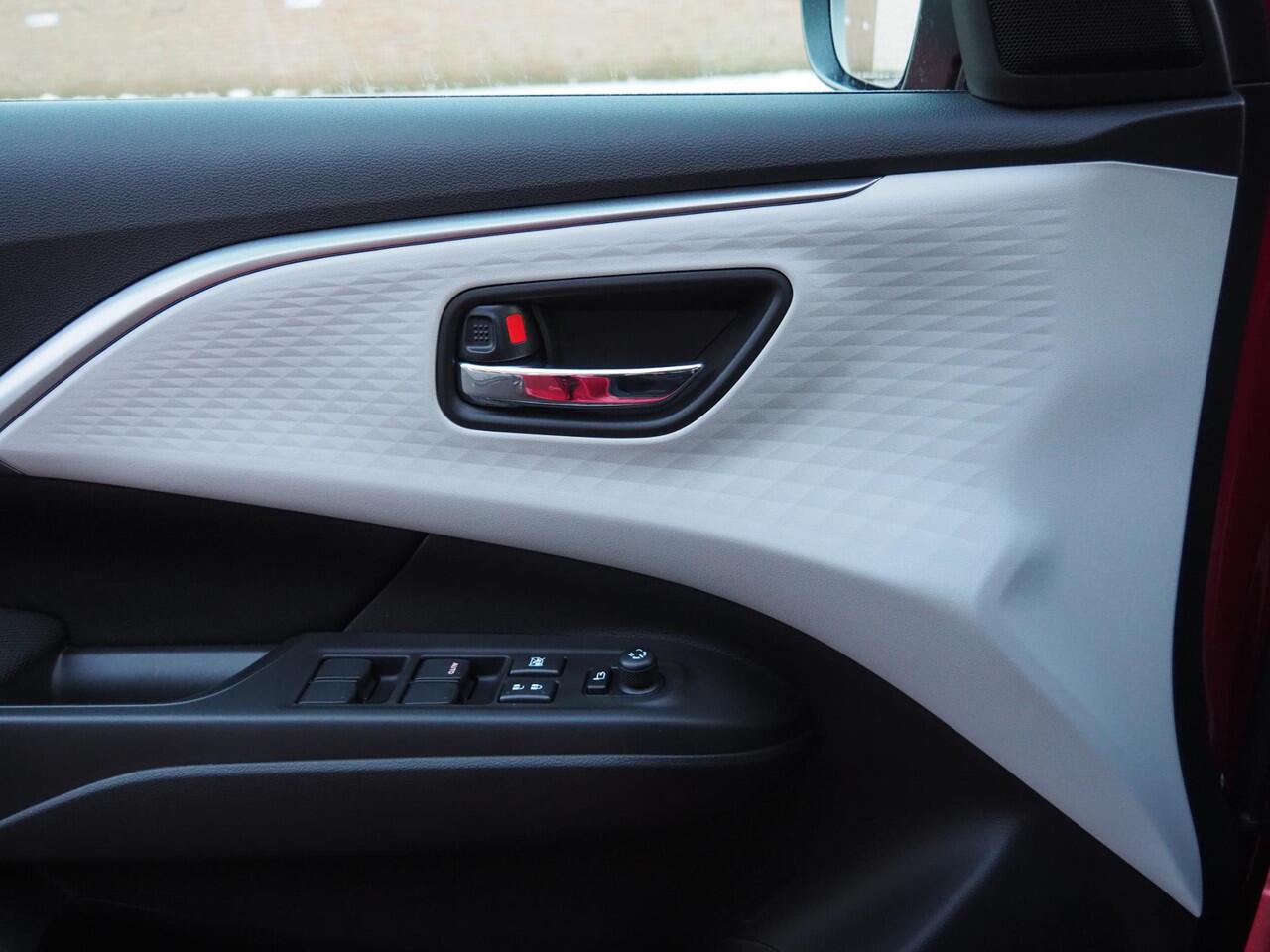 Suzuki SWIFT 1.2 Style Smart Hybrid