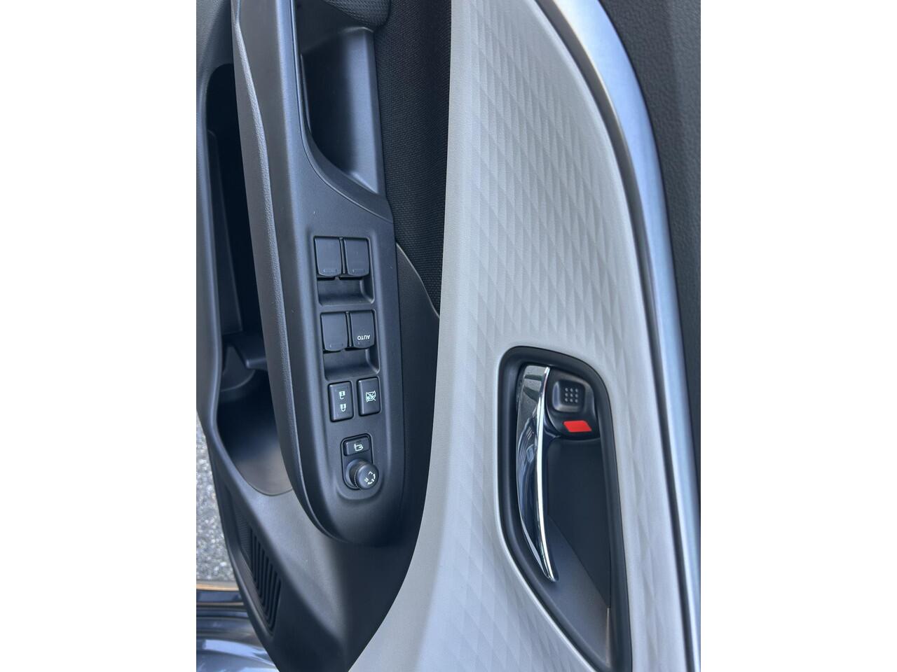 Suzuki SWIFT 1.2 Style Smart Hybrid automaat ¤1000.- voorraad voordeel |10 jaar garantie