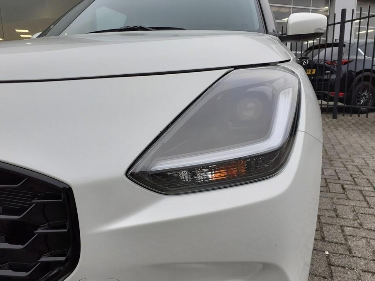 Suzuki SWIFT 1.2 Style Smart Hybrid | Rijklaar | Apple Carplay/Android Auto | Achteruitrij Camera |