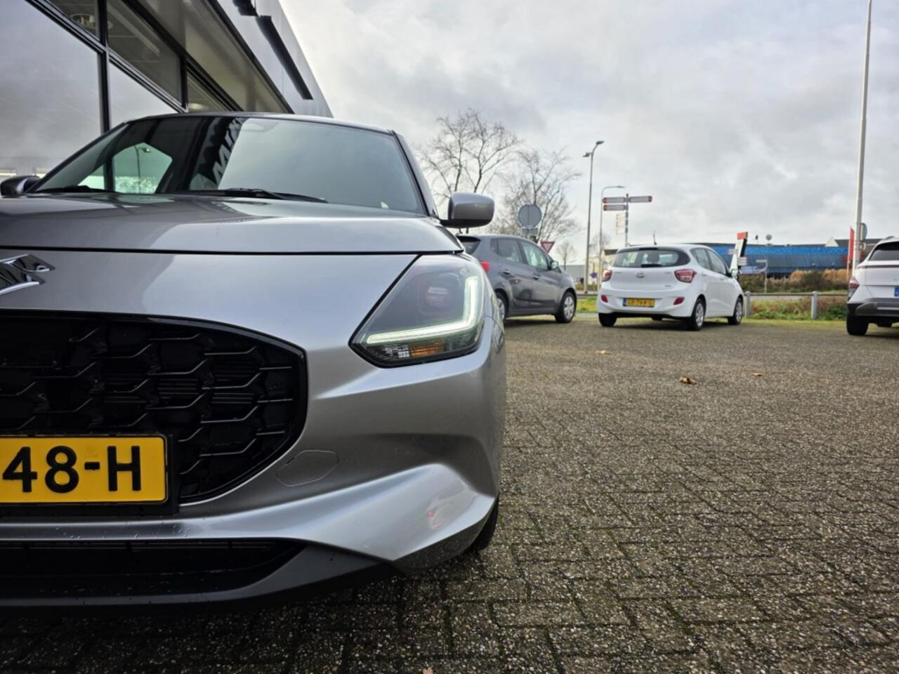 Suzuki SWIFT 1.2 SELECT SMARTHYBRIDE AUTOMAAT