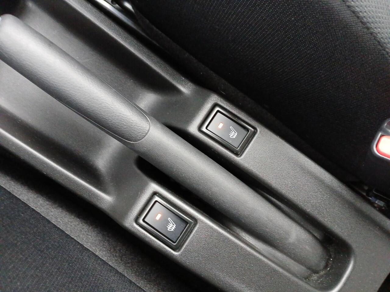 Suzuki SWIFT 1.2 Select Smart Hybrid | GARANTIE 2035 | LM Velgen | Stoelverwarming | Camera | Navigatie | DAB |