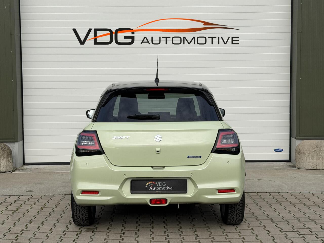 Suzuki SWIFT 1.2 Select Smart Hybrid / Navi / Camera / Adaptive Cruise / Keyless / Stoelverwarming / Carplay