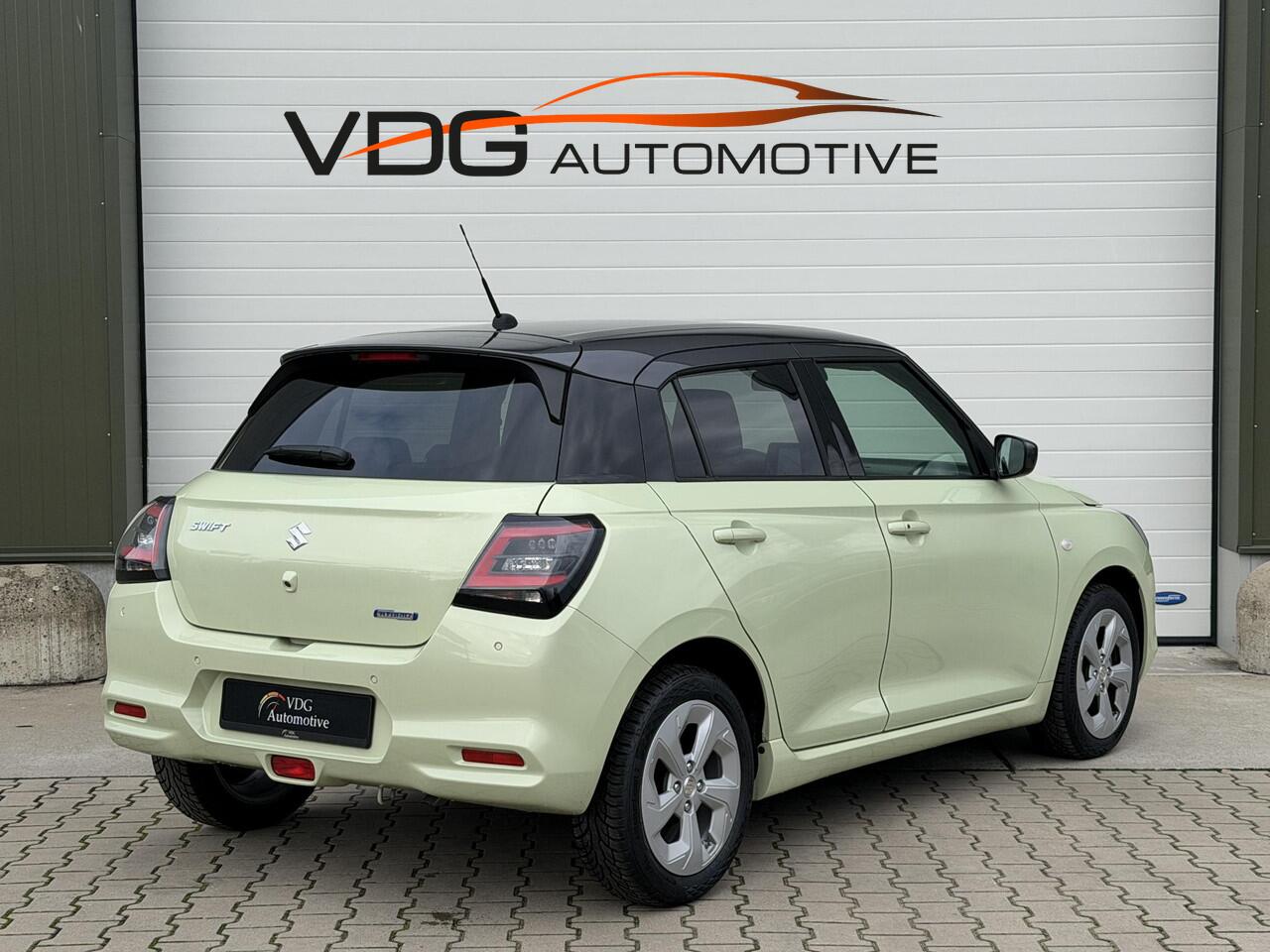 Suzuki SWIFT 1.2 Select Smart Hybrid / Navi / Camera / Adaptive Cruise / Keyless / Stoelverwarming / Carplay