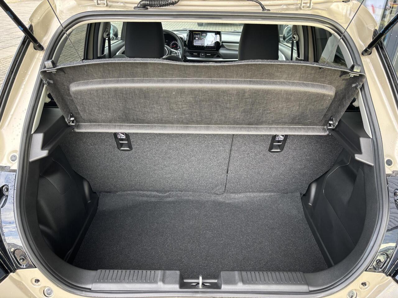 Suzuki SWIFT 1.2 Style Smart Hybrid Black Rhino/Demo/Navi/