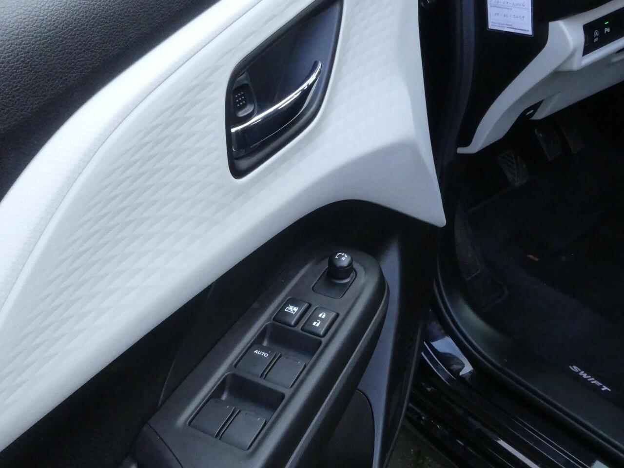 Suzuki SWIFT 1.2 Select Smart Hybrid NL Auto, Dealer o.h. 1 eigenaar, Camera, Cruise Control, Park. Sensoren