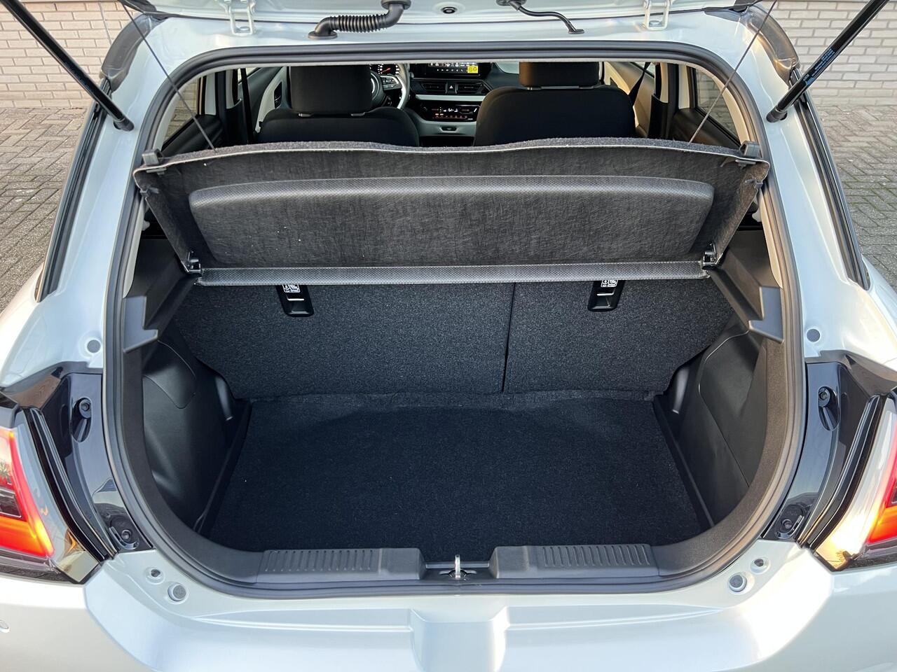 Suzuki SWIFT 1.2 Select Smart Hybrid | Direct uit voorraad leverbaar | Multimedia Systeem | 16"LM | Airco | Apple Carplay & Android Auto