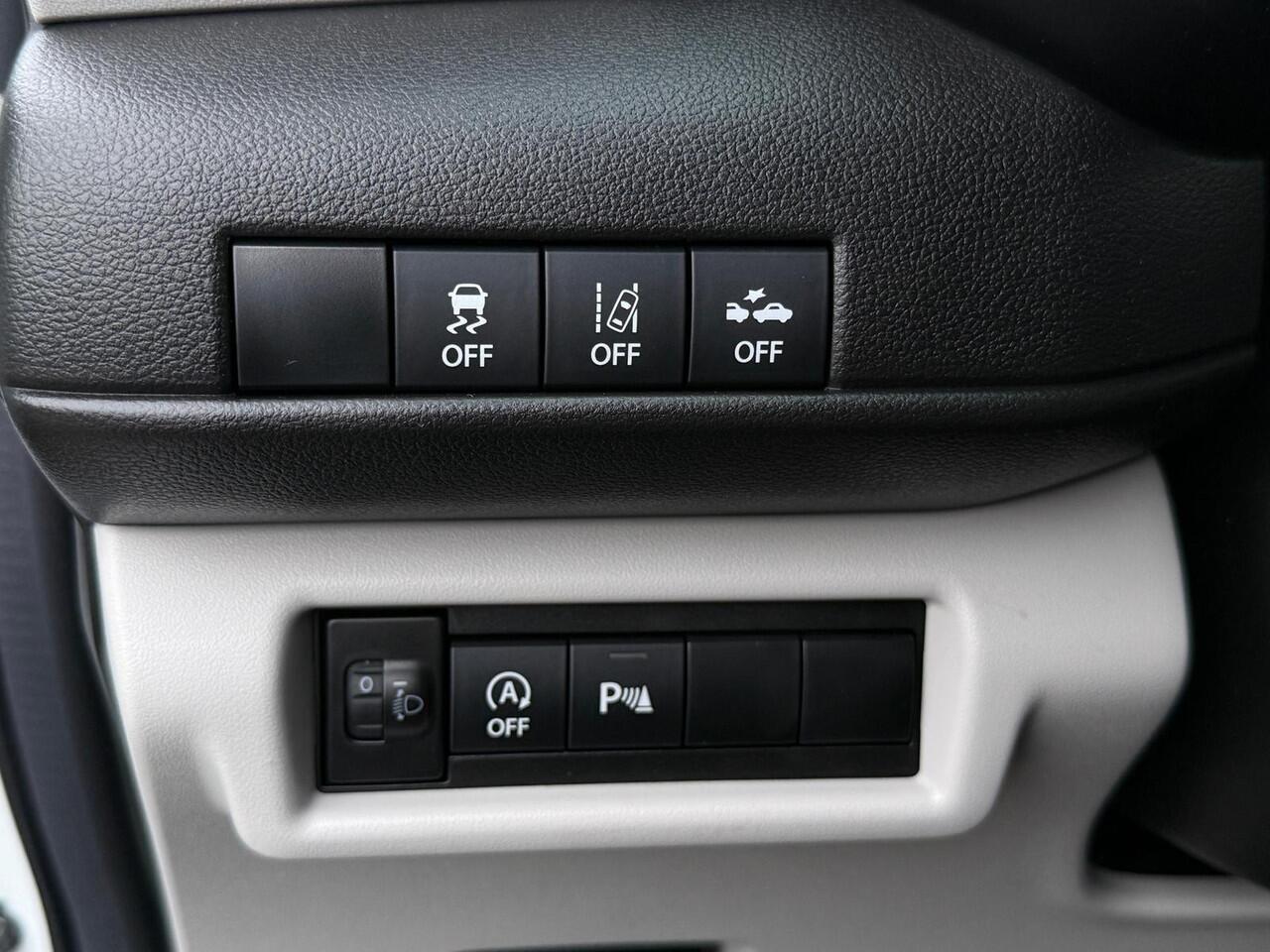 Suzuki SWIFT 1.2 Style Smart Hybrid | Climate Control |Tot 10 JAAR GARANTIE!! | Navi | Camera