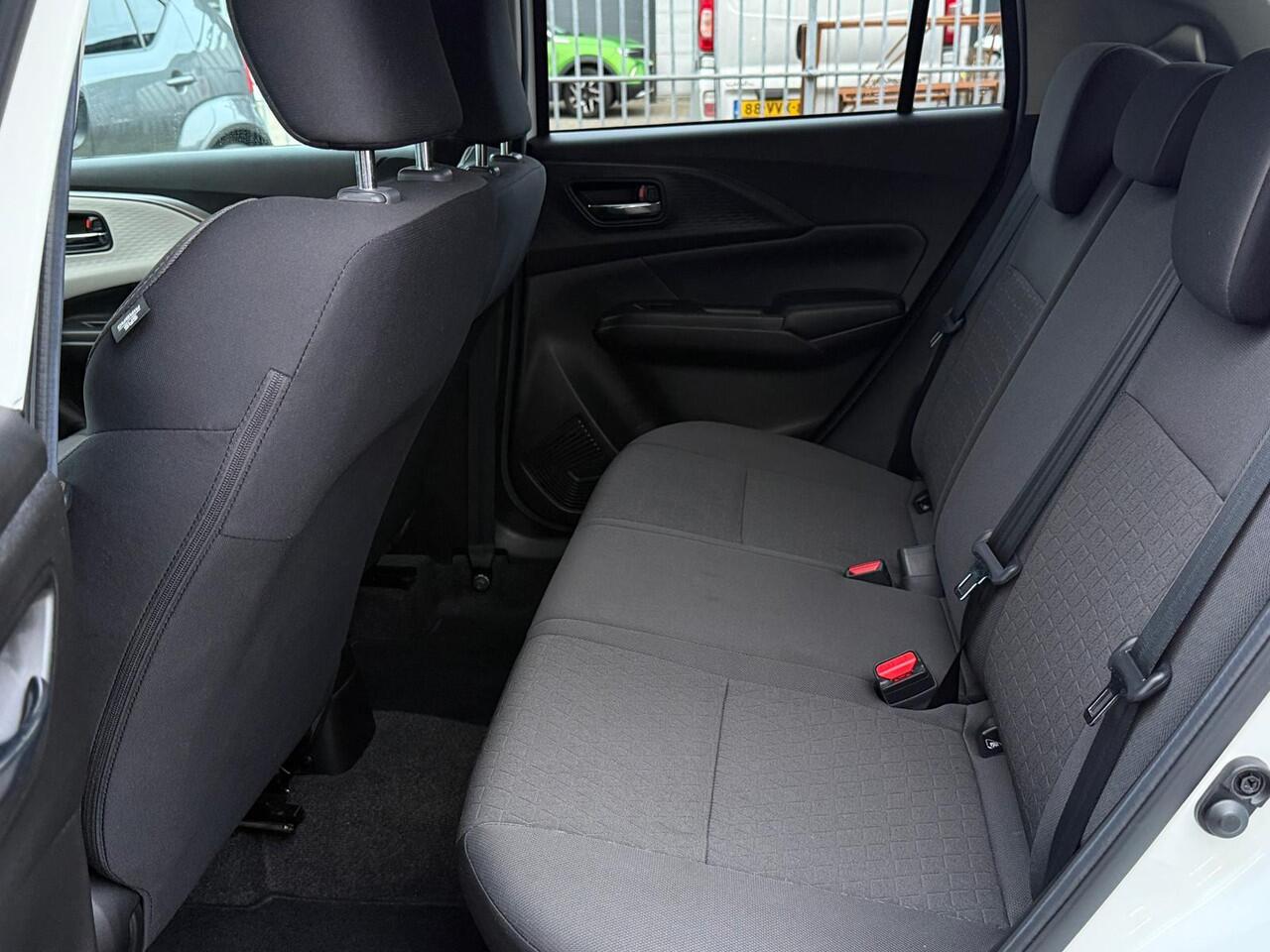 Suzuki SWIFT 1.2 Style Smart Hybrid | Climate Control |Tot 10 JAAR GARANTIE!! | Navi | Camera