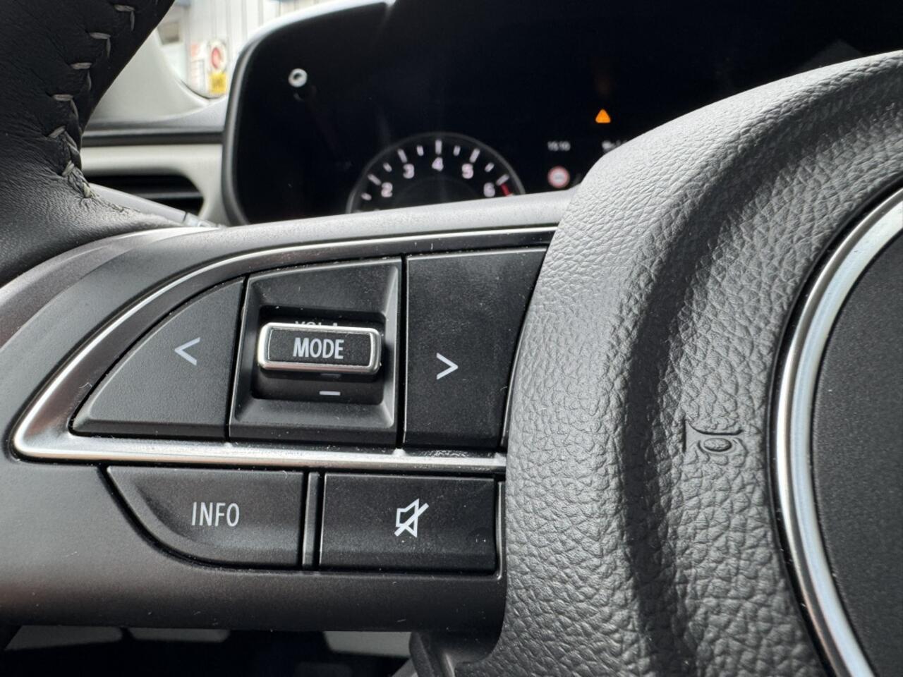Suzuki SWIFT 1.2 Style Smart Hybrid | ACC | Climate | Stoelverwarming