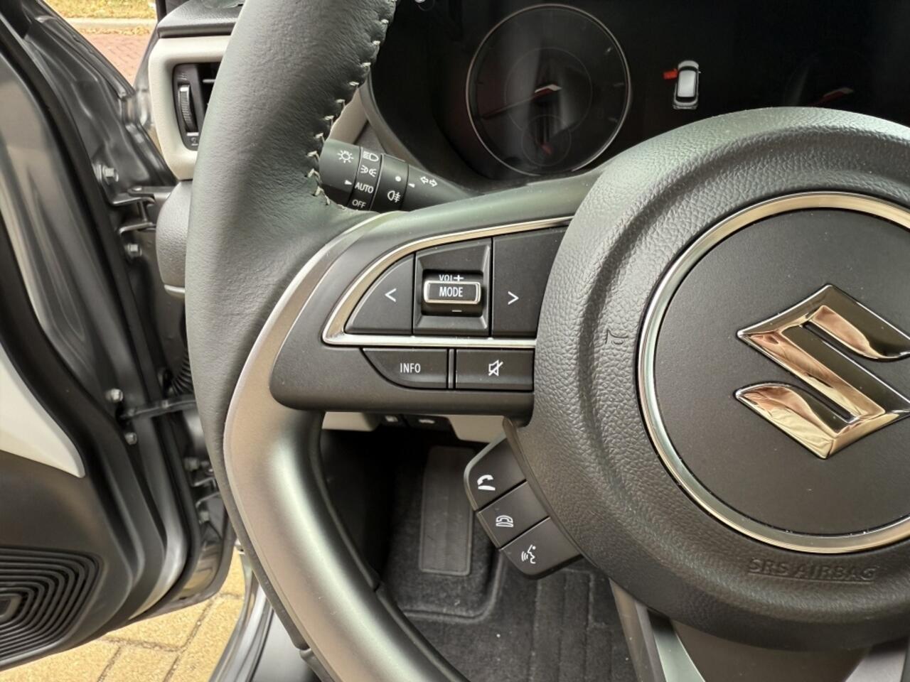 Suzuki SWIFT 1.2 Select Automaat ( Apple Carplay / Android auto )