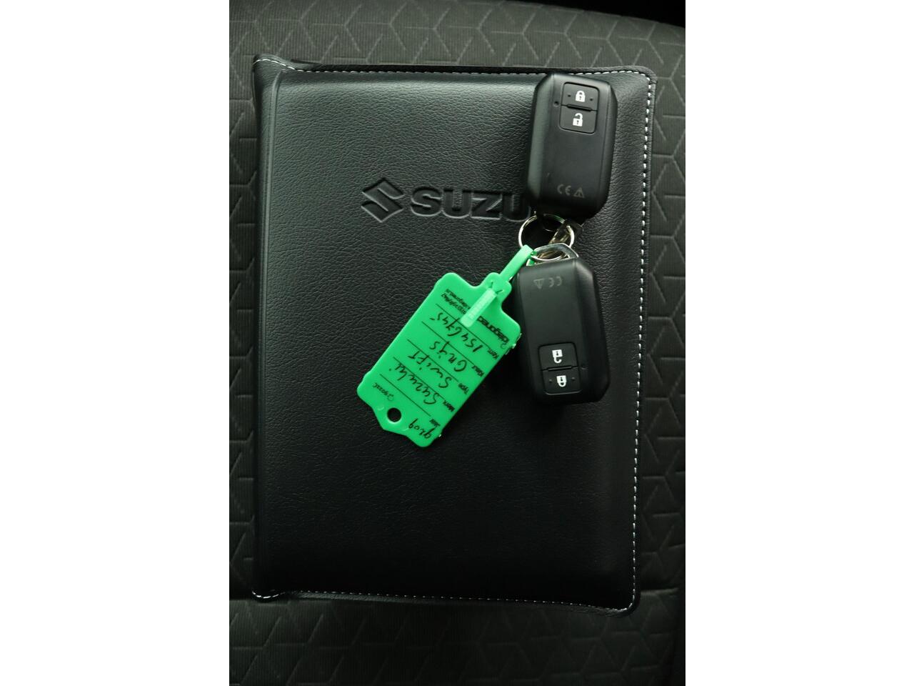 Suzuki SWIFT 1.2 Select Smart Hybrid | Airco | Cruise control adaptive | Camera | Apple carplay, Android auto | Stoelverwarming | Lichtmetalen velgen | Keyless entry &Start |