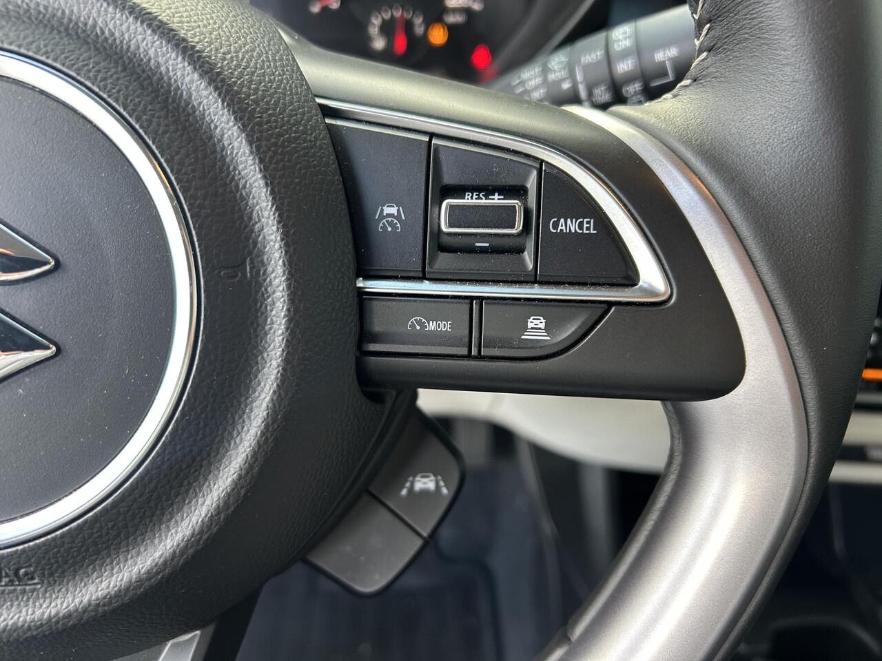 Suzuki SWIFT 1.2 Style Smart Hybrid