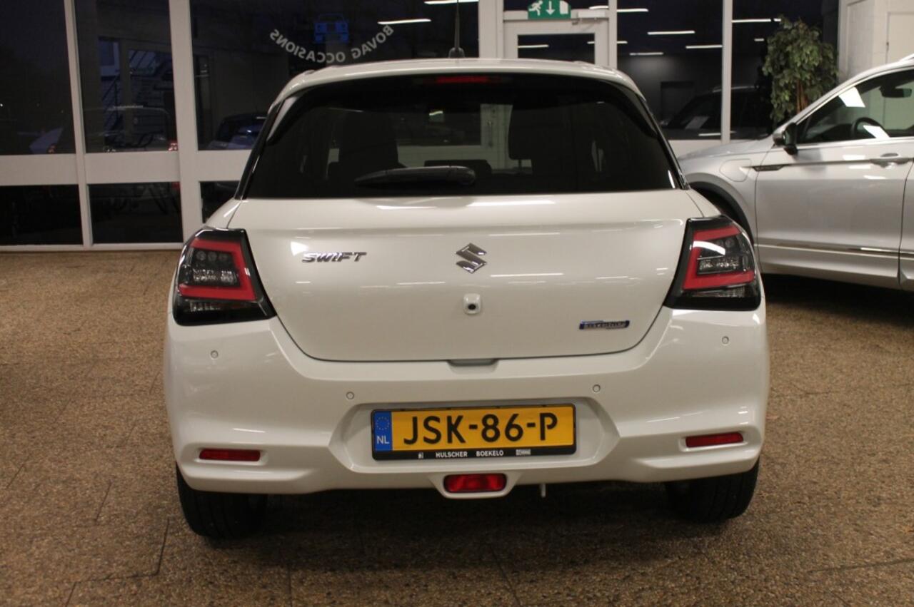 Suzuki SWIFT 1.2 STYLE SMARTHYB. Automaat / Stoel verwarming / Adaptive cruise control