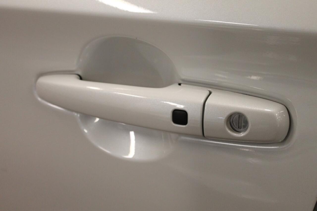 Suzuki SWIFT 1.2 STYLE SMARTHYB. Automaat / Stoel verwarming / Adaptive cruise control