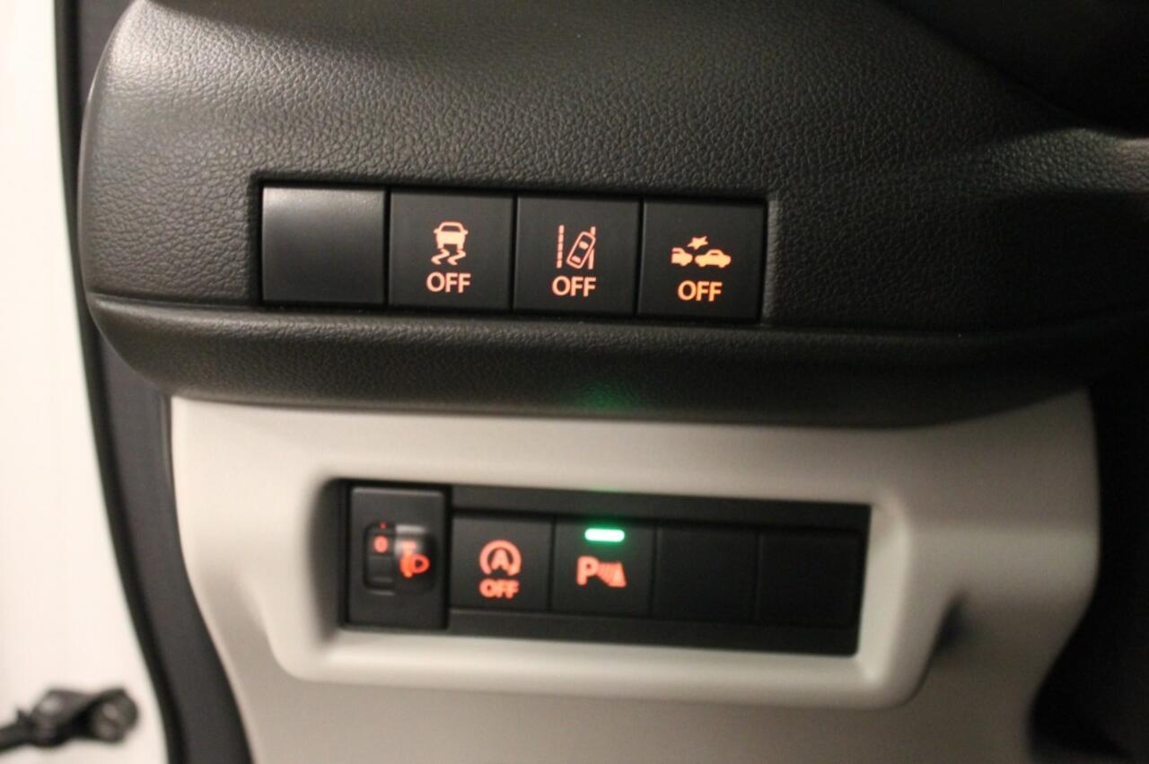 Suzuki SWIFT 1.2 STYLE SMARTHYB. Automaat / Stoel verwarming / Adaptive cruise control