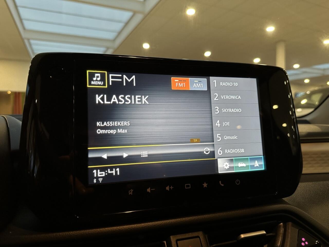 Suzuki SWIFT 1.2 Style SmartHybride [17' VELGEN | SHARK FIN I ZWARTE LOGO'S I