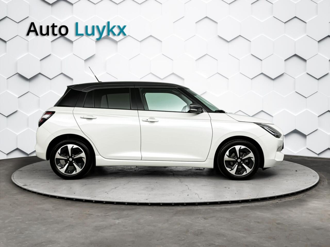 Suzuki SWIFT 1.2 Style Smart Hybrid Automaat | Navigatie | Apple Carplay/Android Auto | Adaptieve Cruise Control