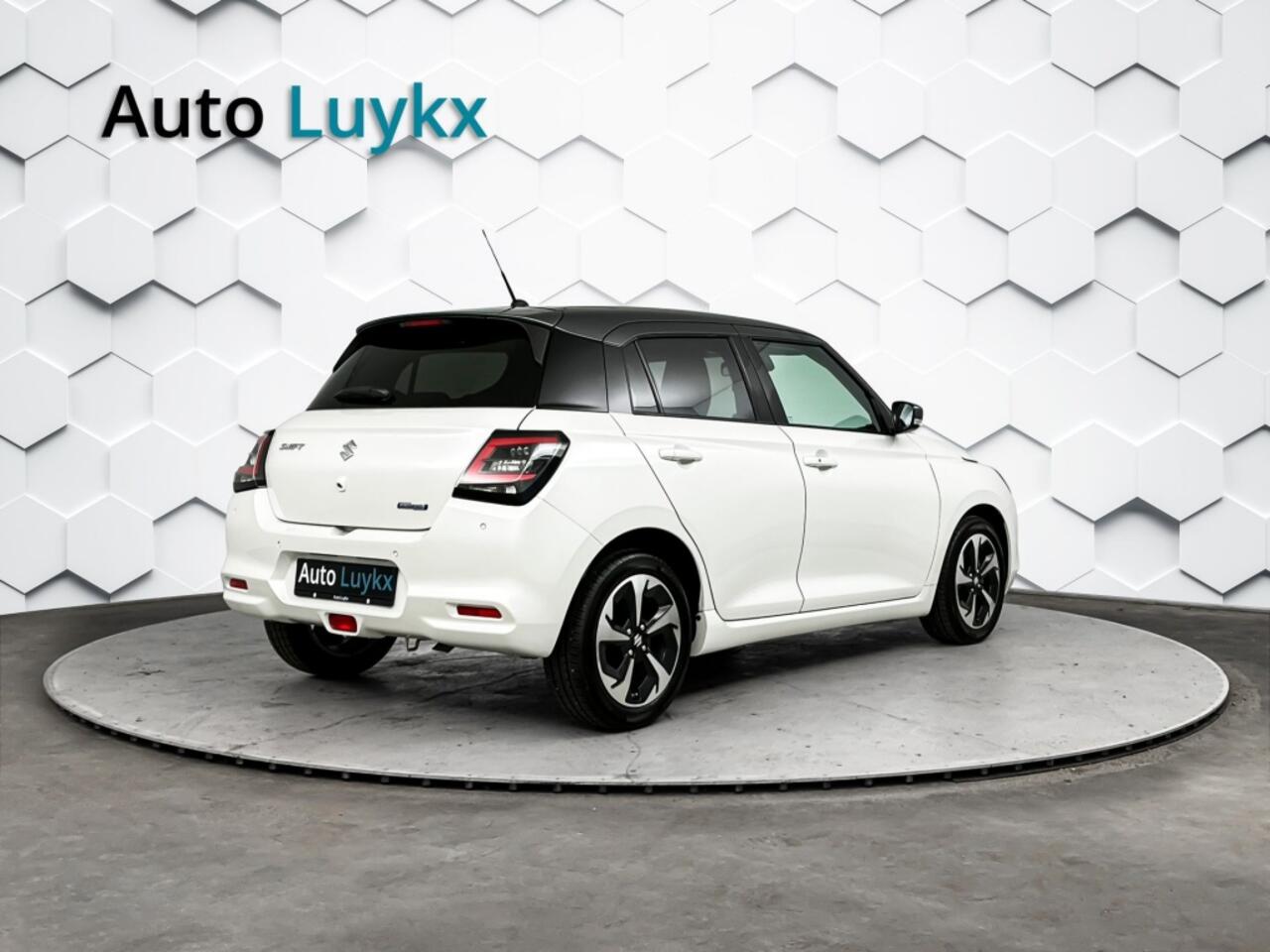 Suzuki SWIFT 1.2 Style Smart Hybrid Automaat | Navigatie | Apple Carplay/Android Auto | Adaptieve Cruise Control