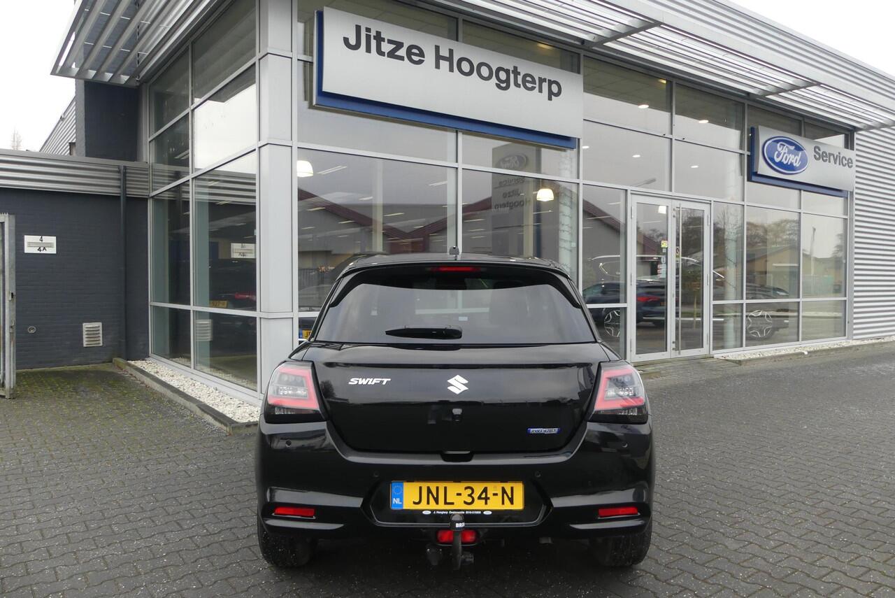 Suzuki SWIFT 1.2 Select Smart Hybrid TREKHAAK AFNEEMBAAR (1.000KG), STOELVERWARMING, ADAPT. CRUISE, CLIMA, NAVI, CAMERA, PDC, APPLE CARPLAY/ANDROID AUTO, 4.295KM