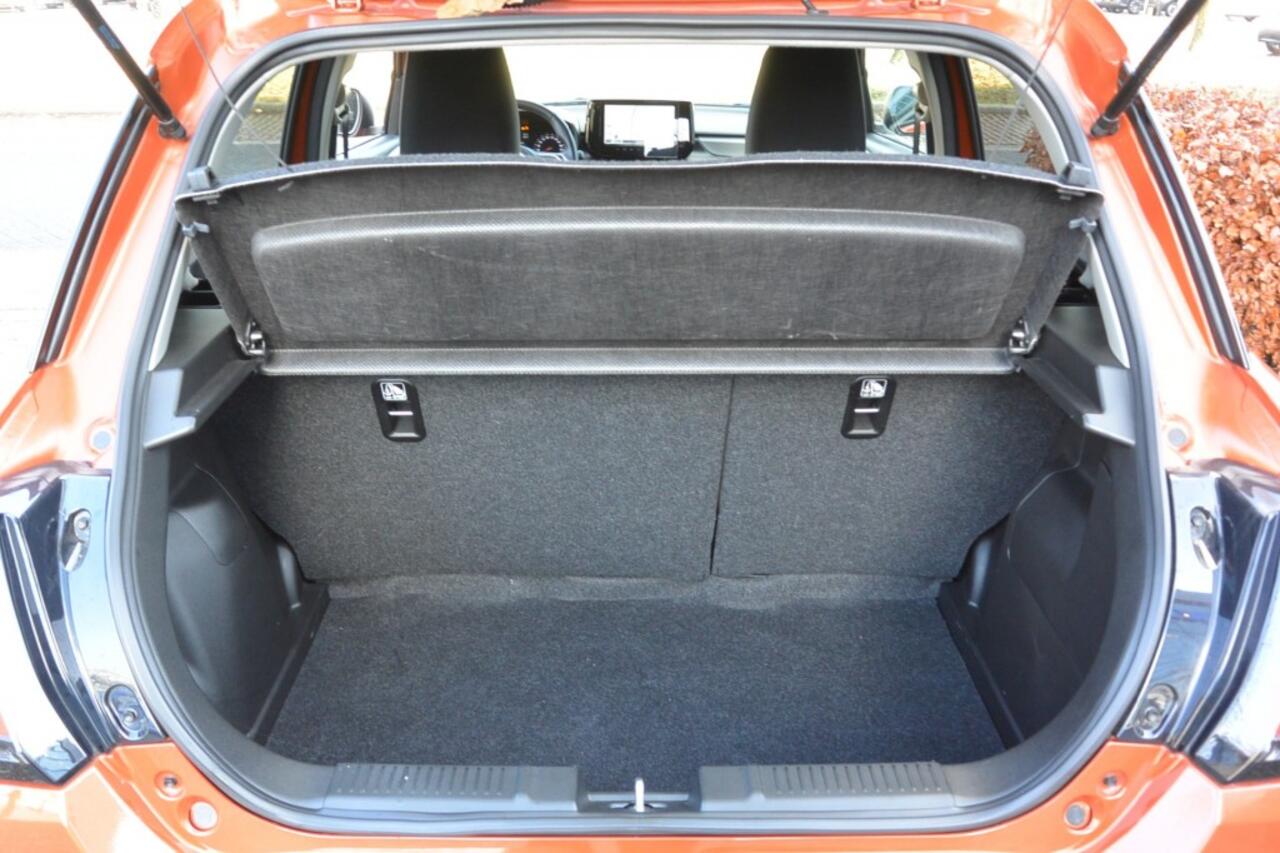 Suzuki SWIFT 1.2 Select Smart Hybrid 5-deurs Navigatie / Camera