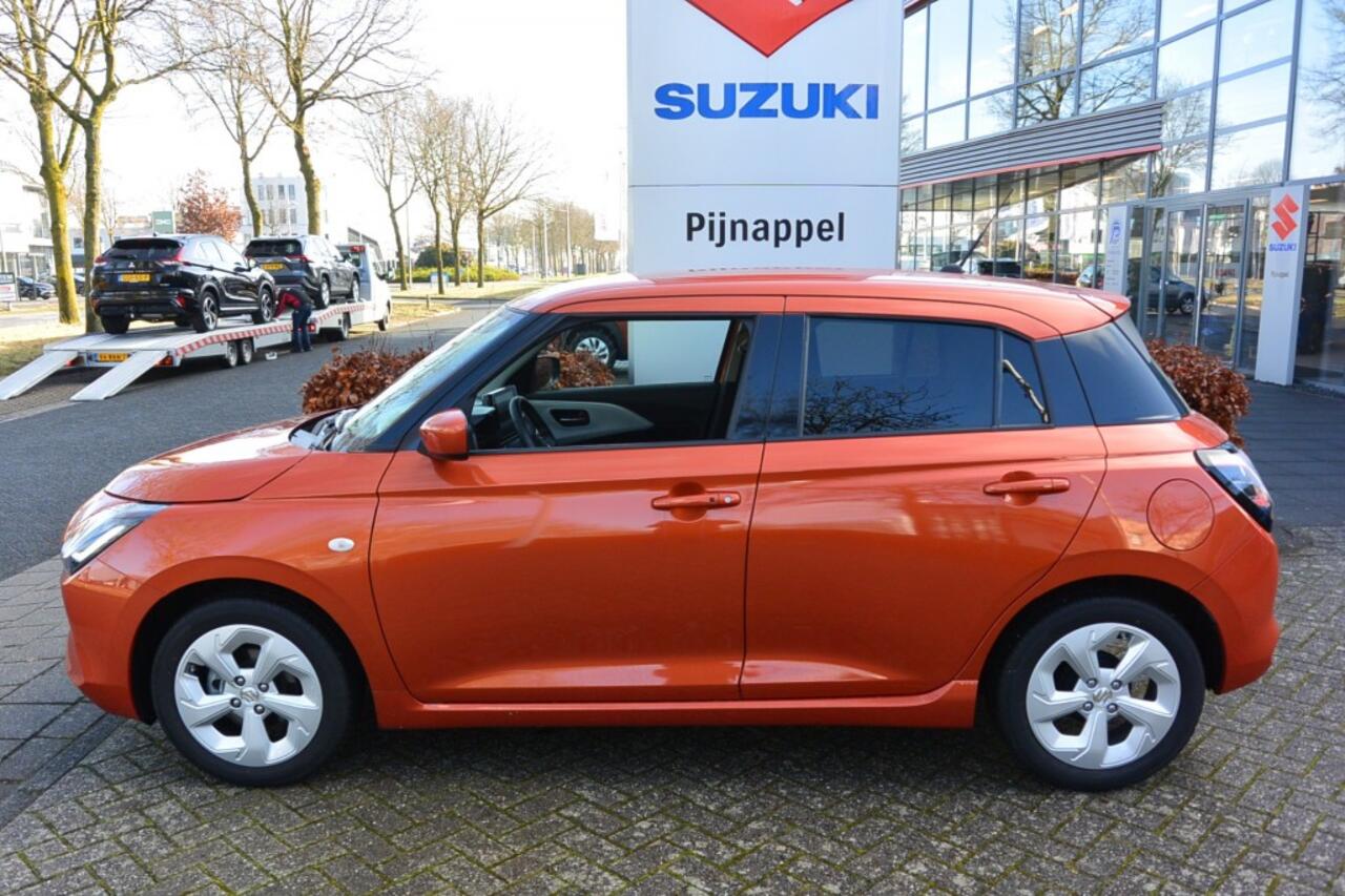 Suzuki SWIFT 1.2 Select Smart Hybrid 5-deurs Navigatie / Camera