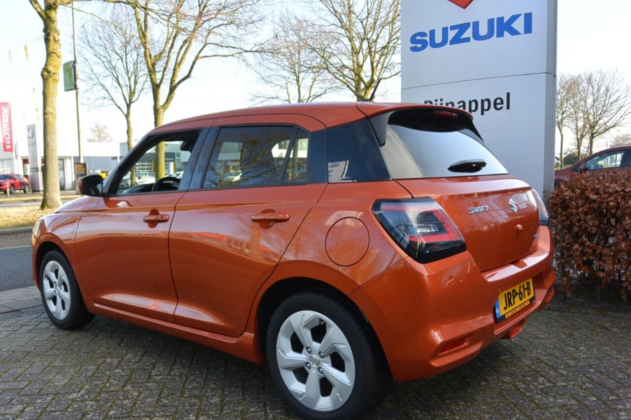 Suzuki SWIFT 1.2 Select Smart Hybrid 5-deurs Navigatie / Camera