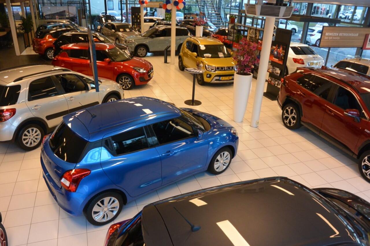 Suzuki SWIFT 1.2 Comfort 5-deurs Smart Hybrid Two-tone