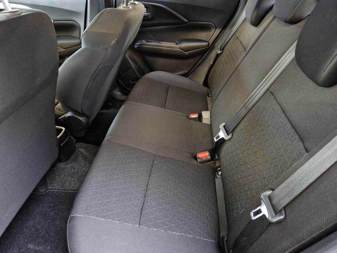 Suzuki SWIFT 1.2 Comfort Smart Hybrid | Black Rhino pack