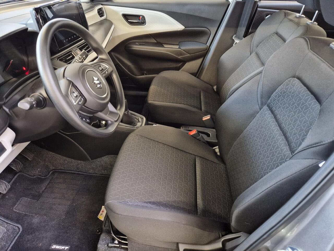 Suzuki SWIFT 1.2 Comfort Smart Hybrid | Black Rhino pack