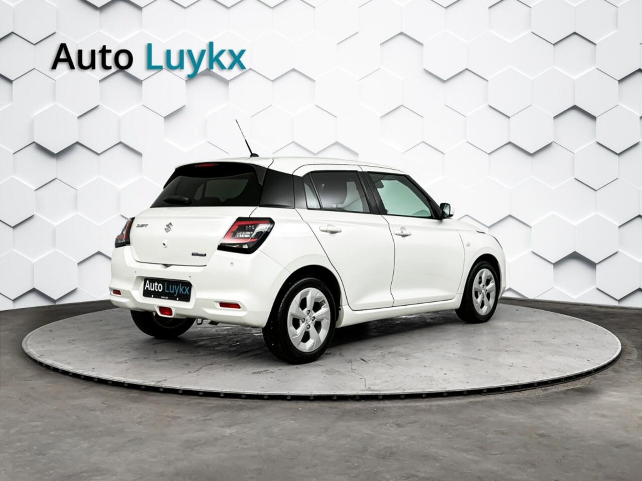 Suzuki SWIFT 1.2 Select Smart Hybrid Automaat | Navigatie | Adaptieve Cruise Control | Parkeercamera