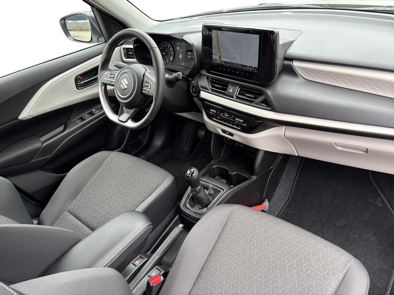 Suzuki SWIFT 1.2 Select Smart Hybrid | Camera | Sensoren | Stoelverwarming | Navigatie | Adap cruise | LM Velgen |