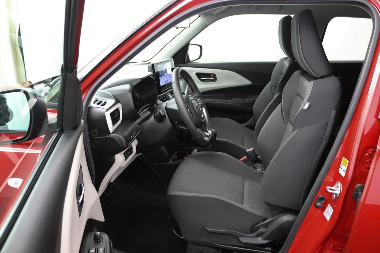 Suzuki SWIFT 1.2 Select Smart Hybrid Automaat | Stoelverwarming | Navigatie | Keyless Entry | Parkeersensoren Achter | Parkeercamera |