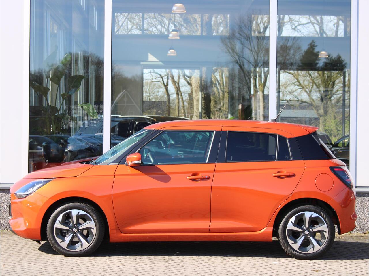 Suzuki SWIFT 1.2 Style Smart Hybrid All-Seasons, Adaptieve Cruise en Climate Control, Elektrisch Inklapbare Spiegels, Carplay/Android Auto