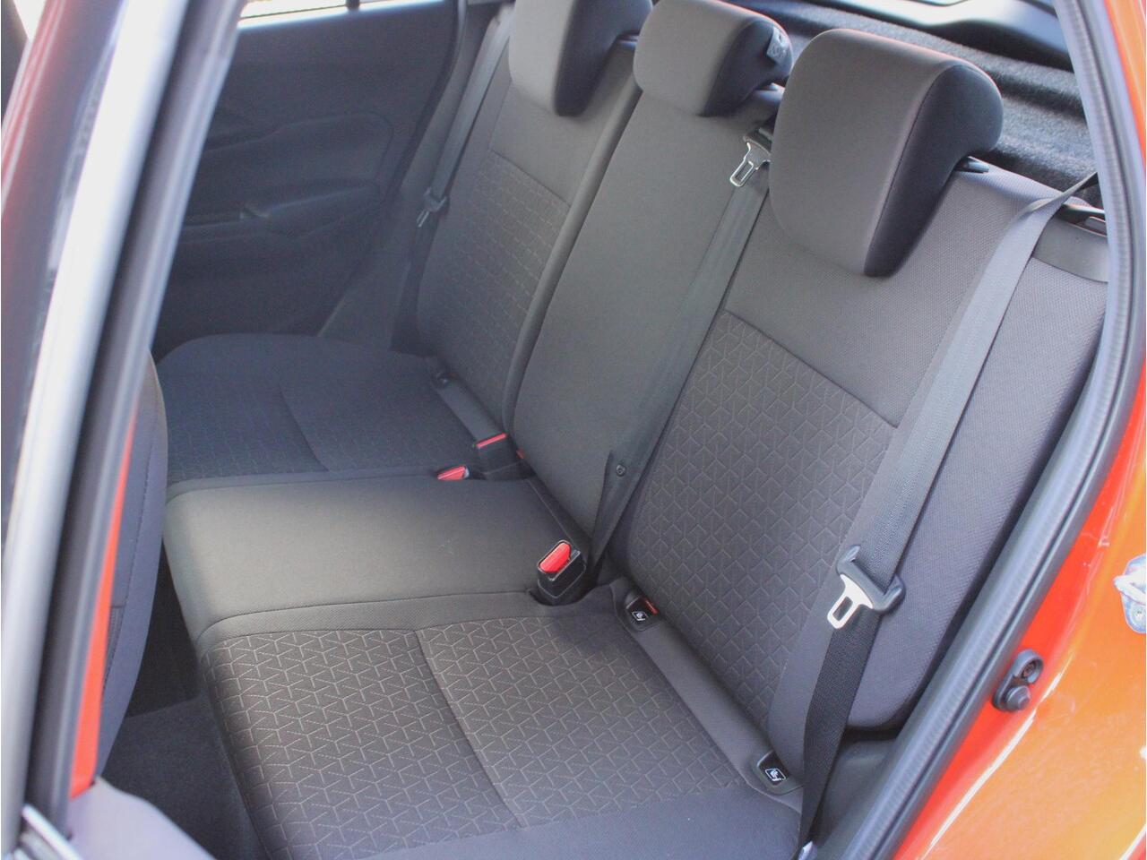 Suzuki SWIFT 1.2 Style Smart Hybrid All-Seasons, Adaptieve Cruise en Climate Control, Elektrisch Inklapbare Spiegels, Carplay/Android Auto