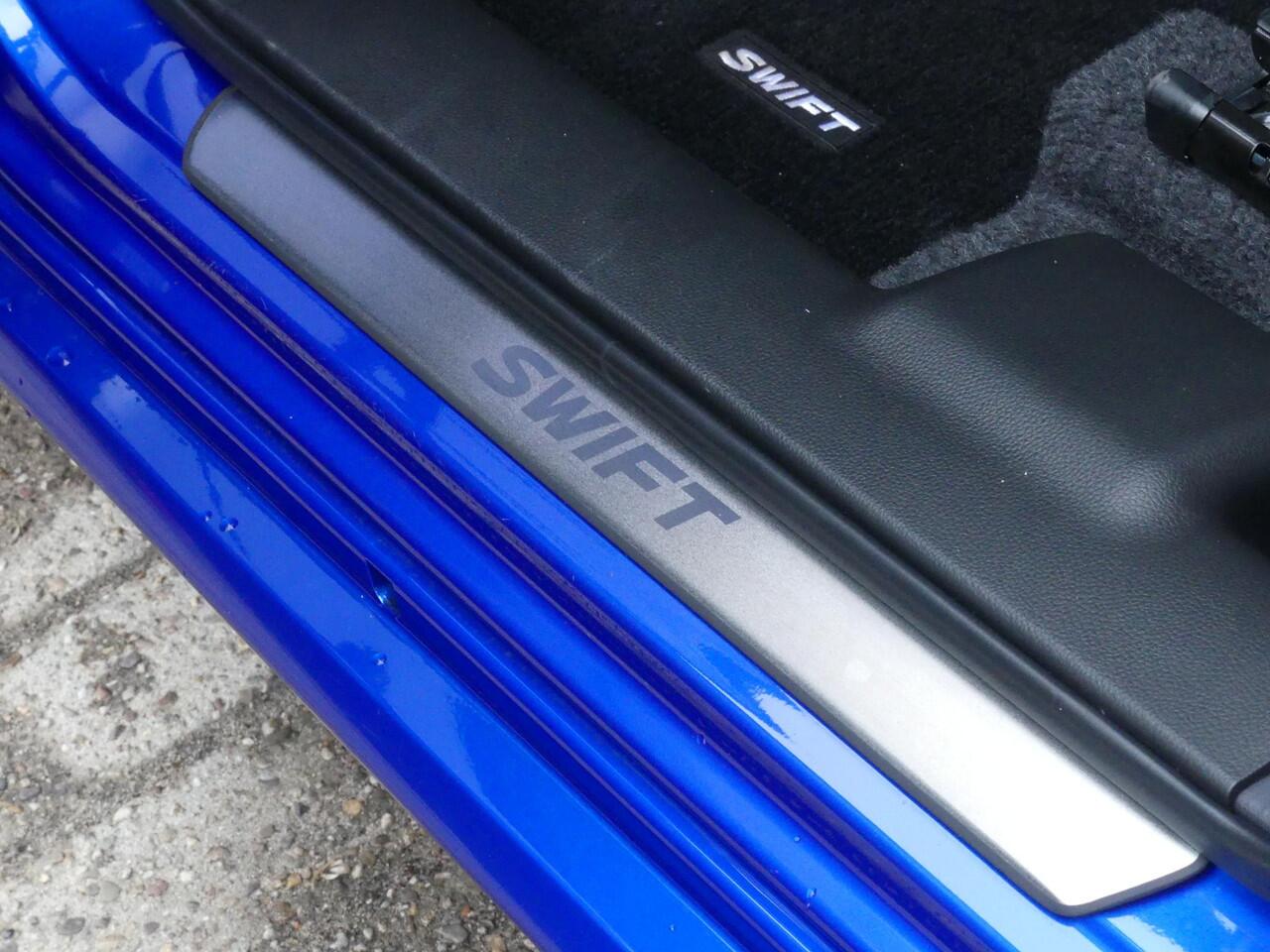 Suzuki SWIFT 1.2 Style Smart Hybrid NL-auto, Cruise Control, CarPlay Android Auto, Climate Control, Stijl uitvoering;