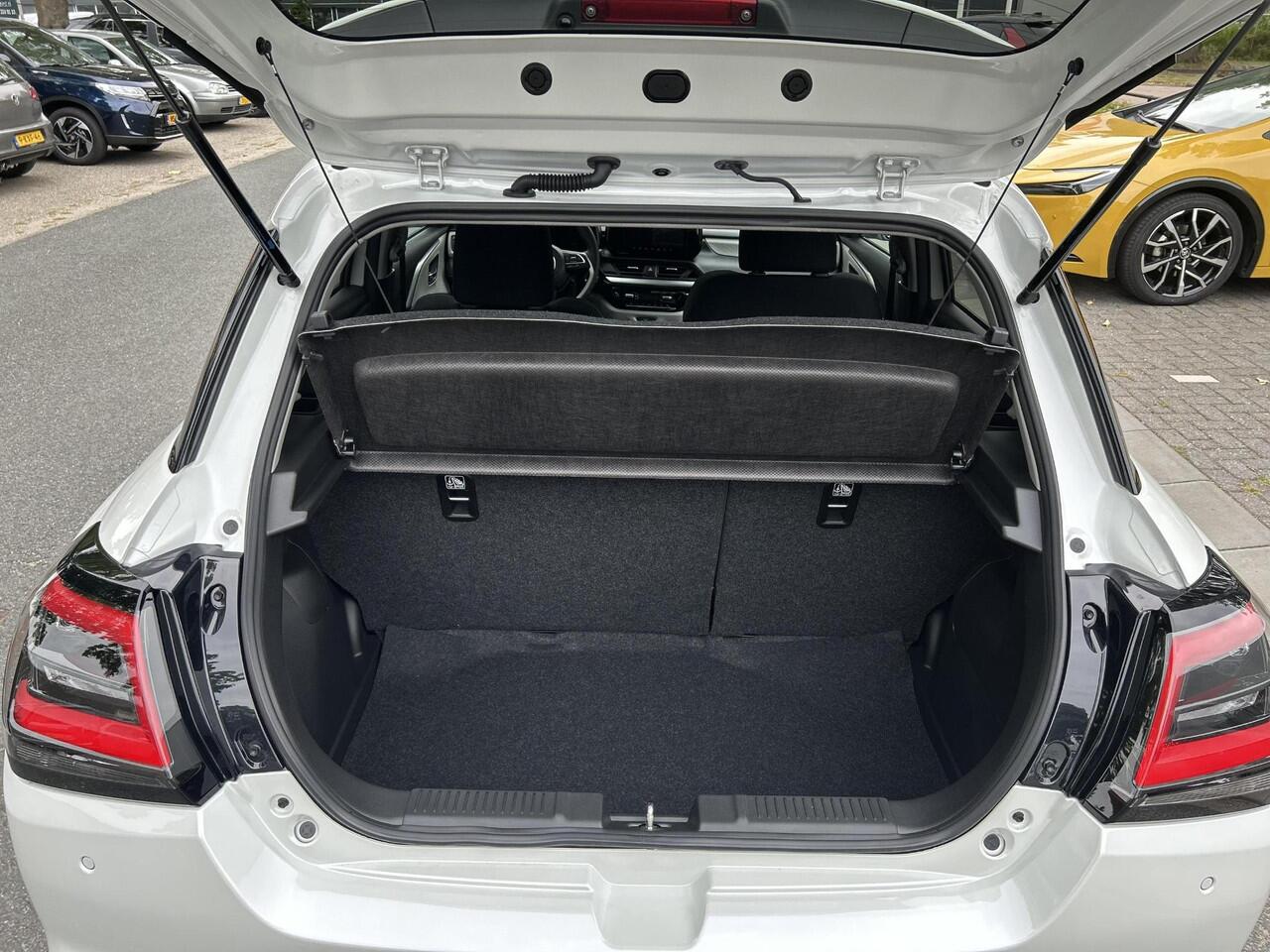 Suzuki SWIFT 1.2 Style Smart Hybrid