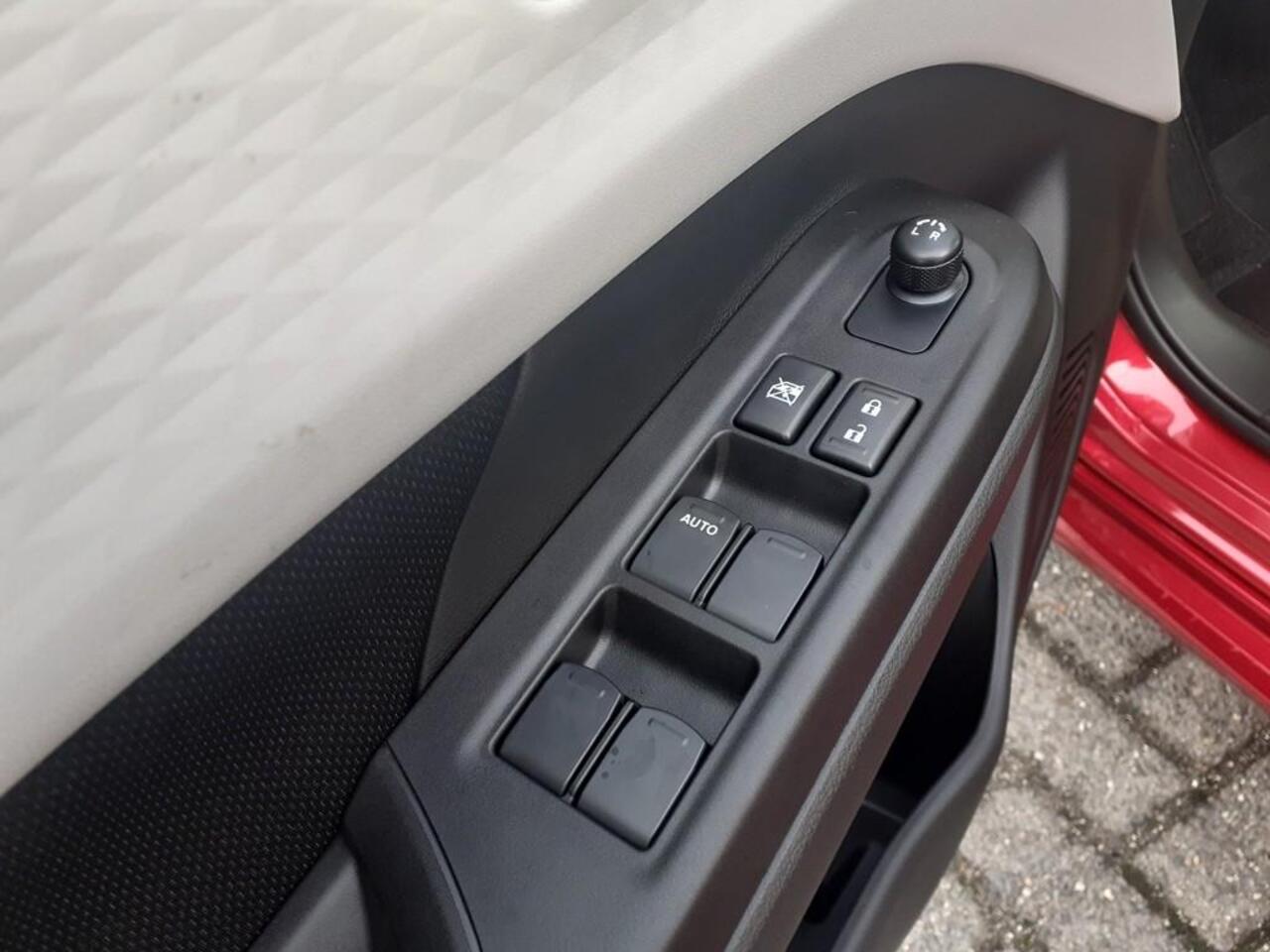 Suzuki SWIFT 1.2 Select Smart Hybrid Mengelers actieprijs: ¤ 24.389,00*