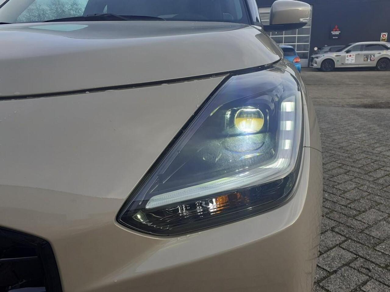 Suzuki SWIFT 1.2 Style Smart Hybrid Mengelers actieprijs: ¤ 25.698,00*