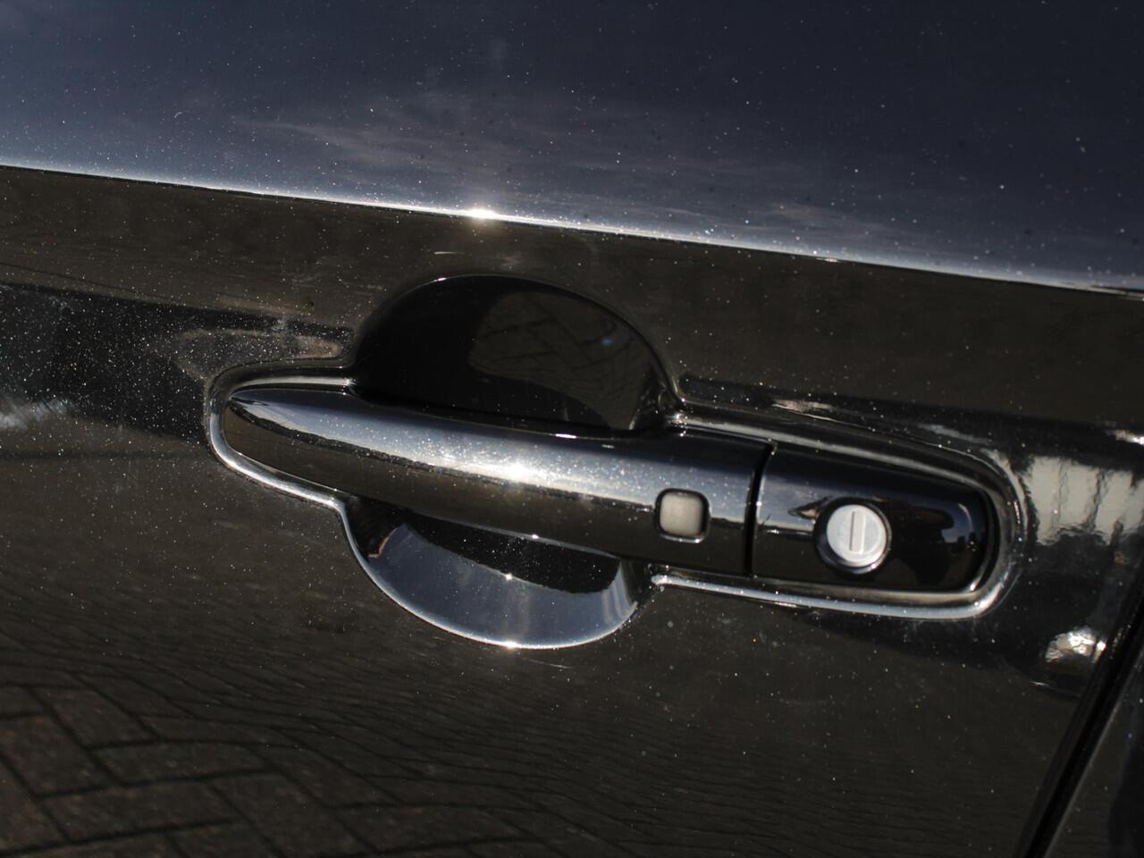 Suzuki SWIFT 1.2 Style Smart Hybrid | ¤ 1500,- FRISSE START VOORDEEL! | Snel rijden!