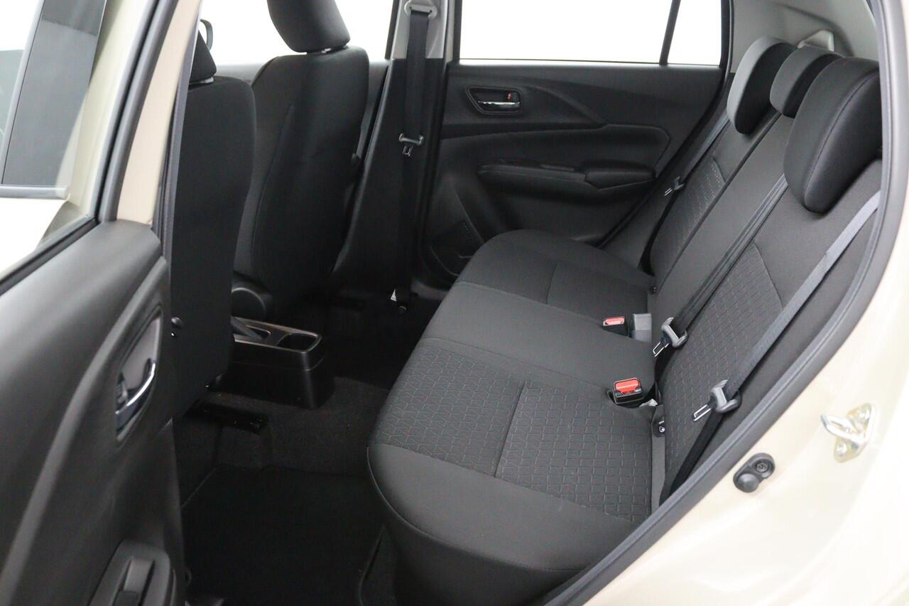 Suzuki SWIFT 1.2 Comfort Smart Hybrid | Lichtmetalen Velgen | Navigatie | Keyless Entry | Adaptieve Cruise control | Parkeersensoren en Camera |