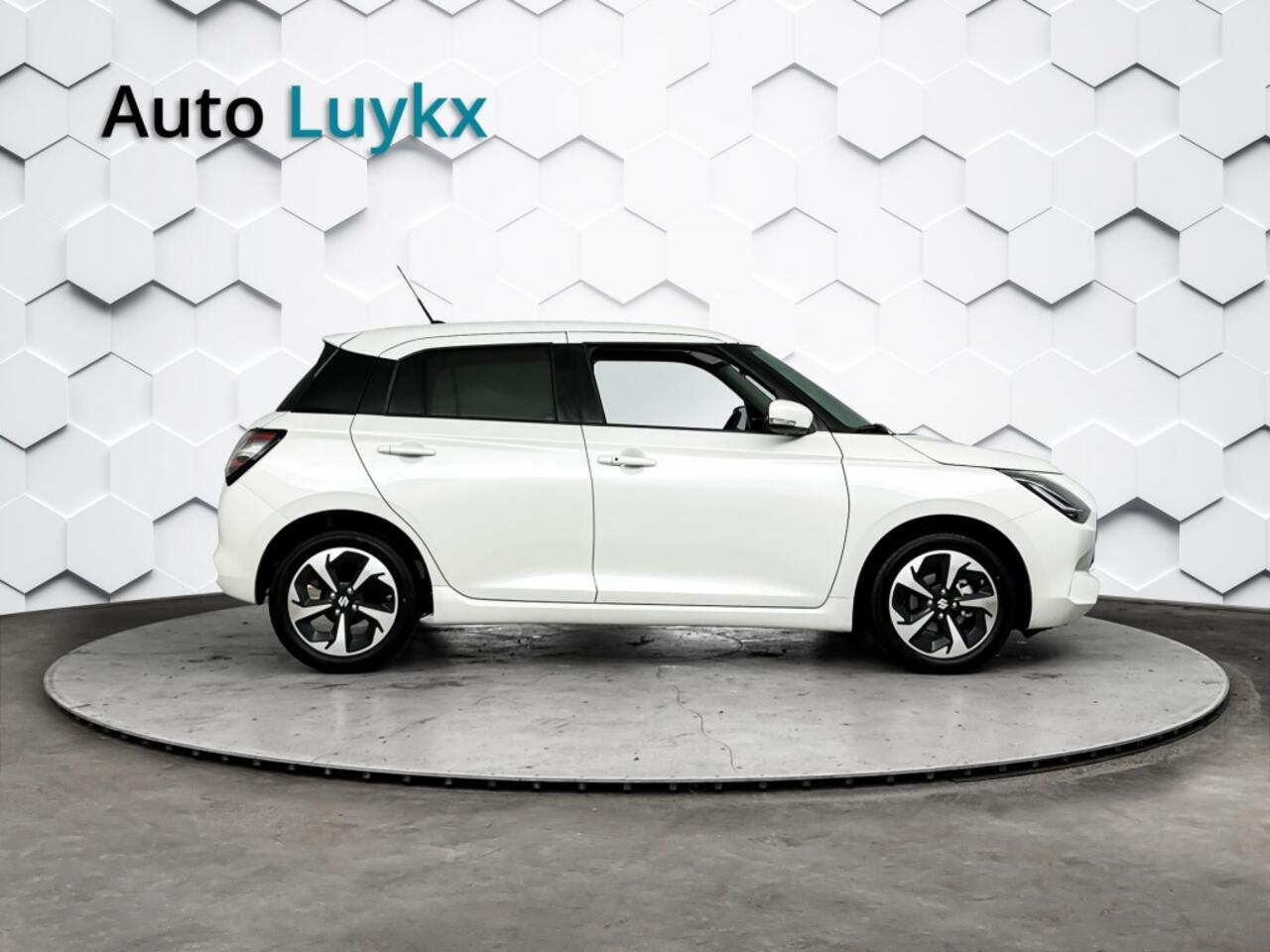 Suzuki SWIFT 1.2 Style Smart Hybrid | Voorraad | ¤2.300,- actiekorting!